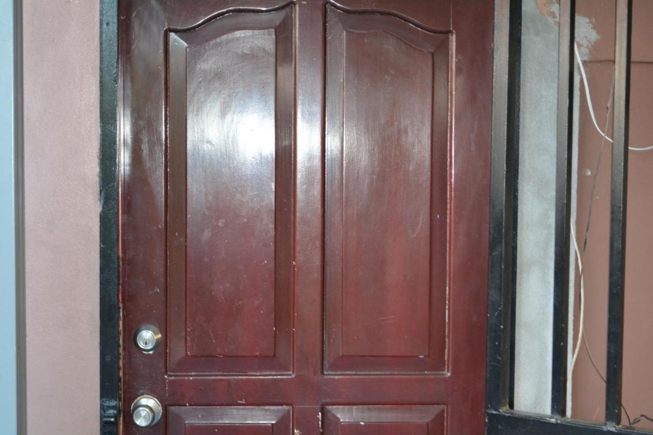 Apartamentos Y Hostal Rudon #1 بورتو كورتيس المظهر الخارجي الصورة