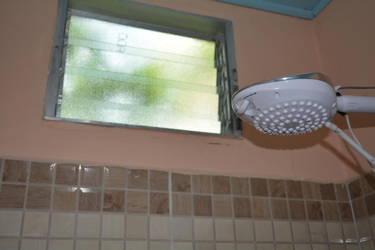 Apartamentos Y Hostal Rudon #1 بورتو كورتيس المظهر الخارجي الصورة