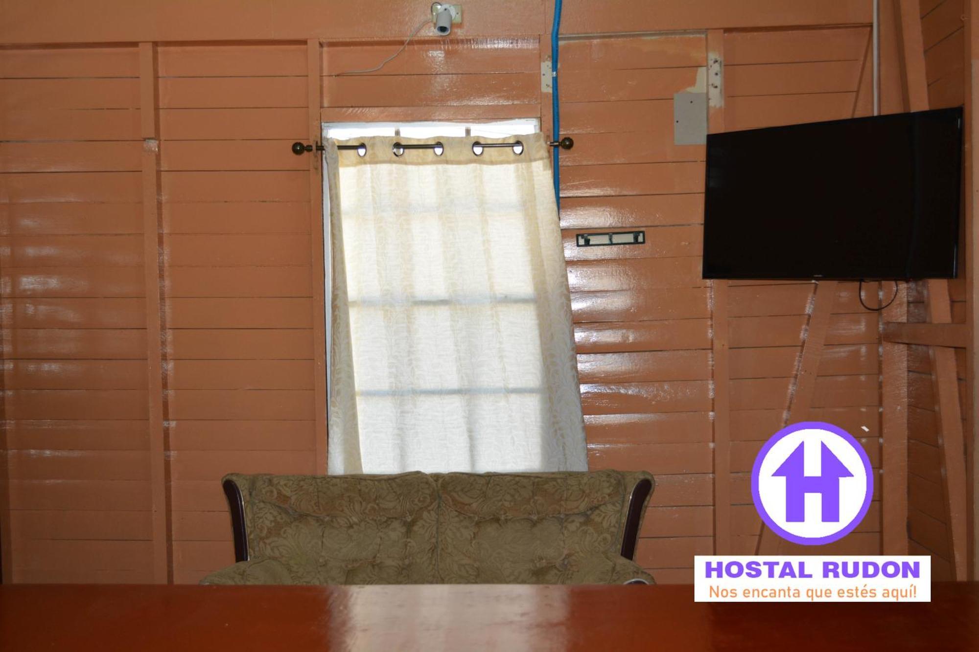 Apartamentos Y Hostal Rudon #1 بورتو كورتيس المظهر الخارجي الصورة
