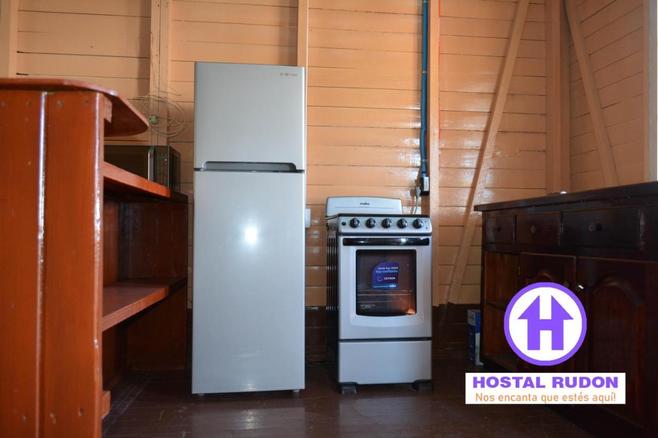 Apartamentos Y Hostal Rudon #1 بورتو كورتيس المظهر الخارجي الصورة