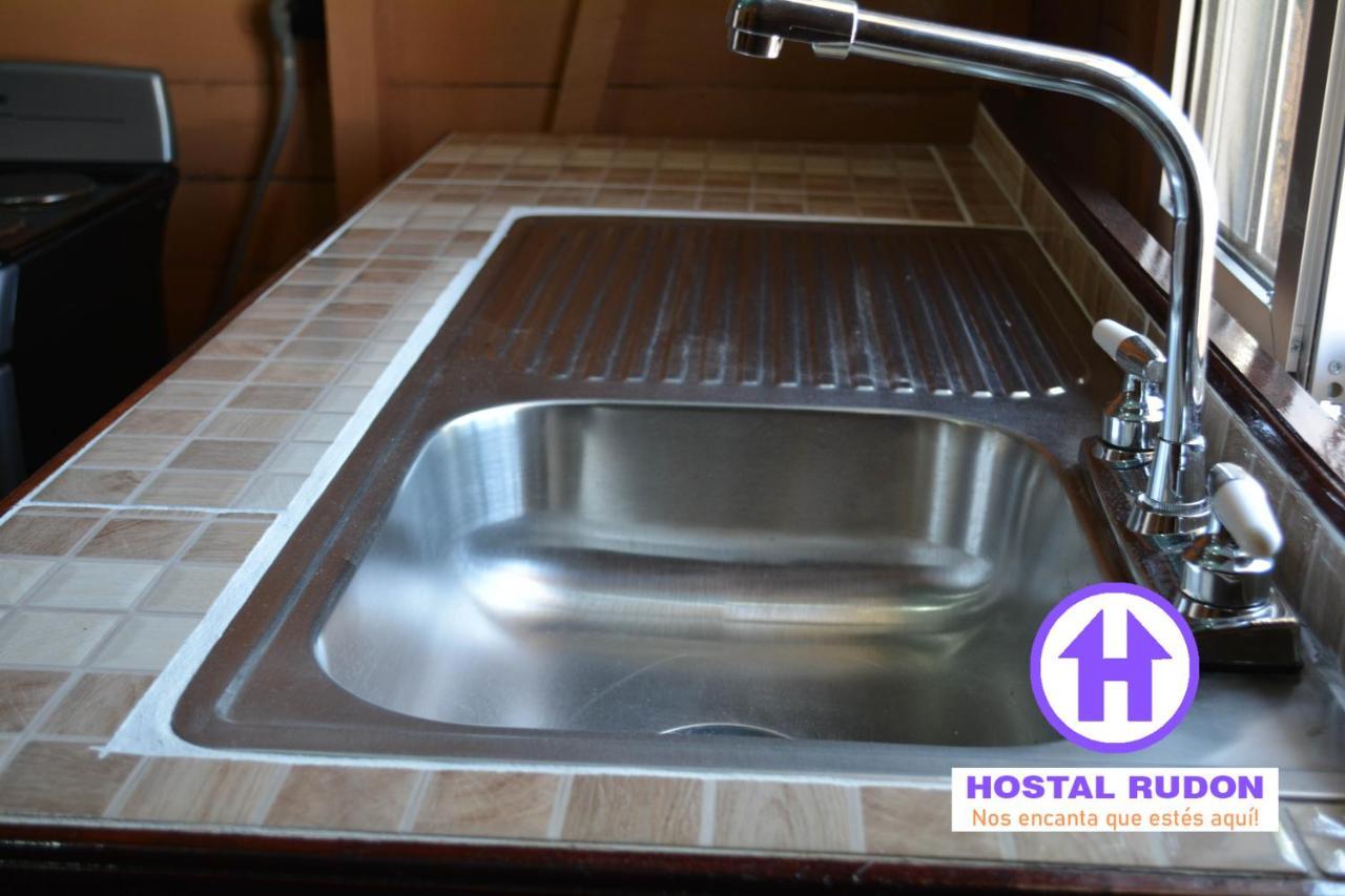 Apartamentos Y Hostal Rudon #1 بورتو كورتيس المظهر الخارجي الصورة