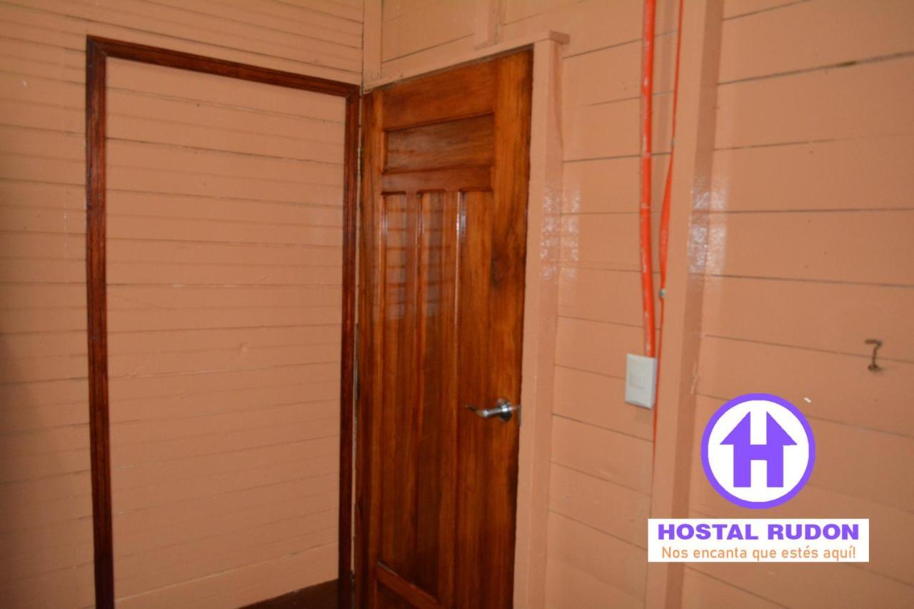 Apartamentos Y Hostal Rudon #1 بورتو كورتيس المظهر الخارجي الصورة